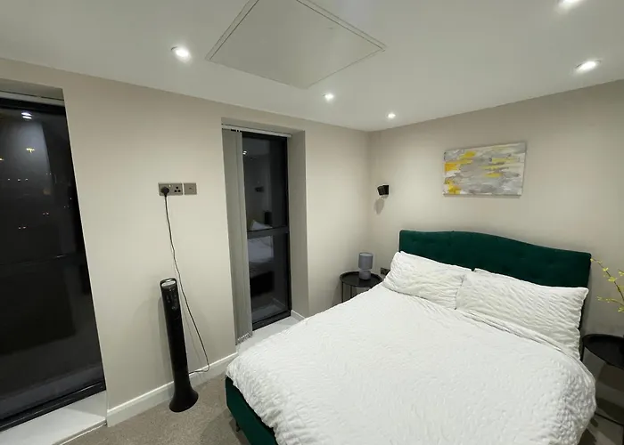 Old North St Apartment *